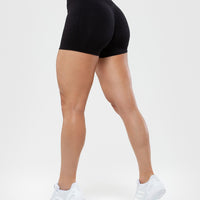 Define Scrunch Seamless Shorts | Black