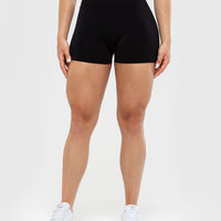 Define Scrunch Seamless Shorts | Black