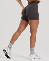 Define 2.0 Seamless Scrunch 4" Shorts | Graphite