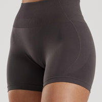 Define 2.0 Seamless Scrunch 4" Shorts | Graphite
