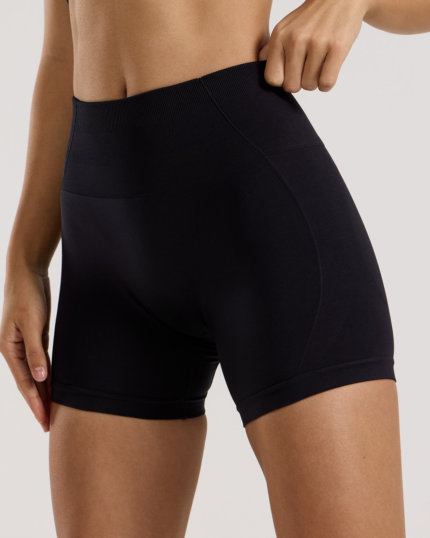 Define 2.0 Seamless Scrunch 4