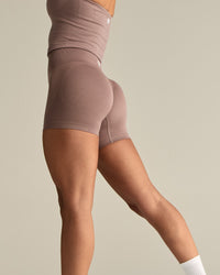 Define 2.0 Seamless Scrunch 4" Shorts | Mocha